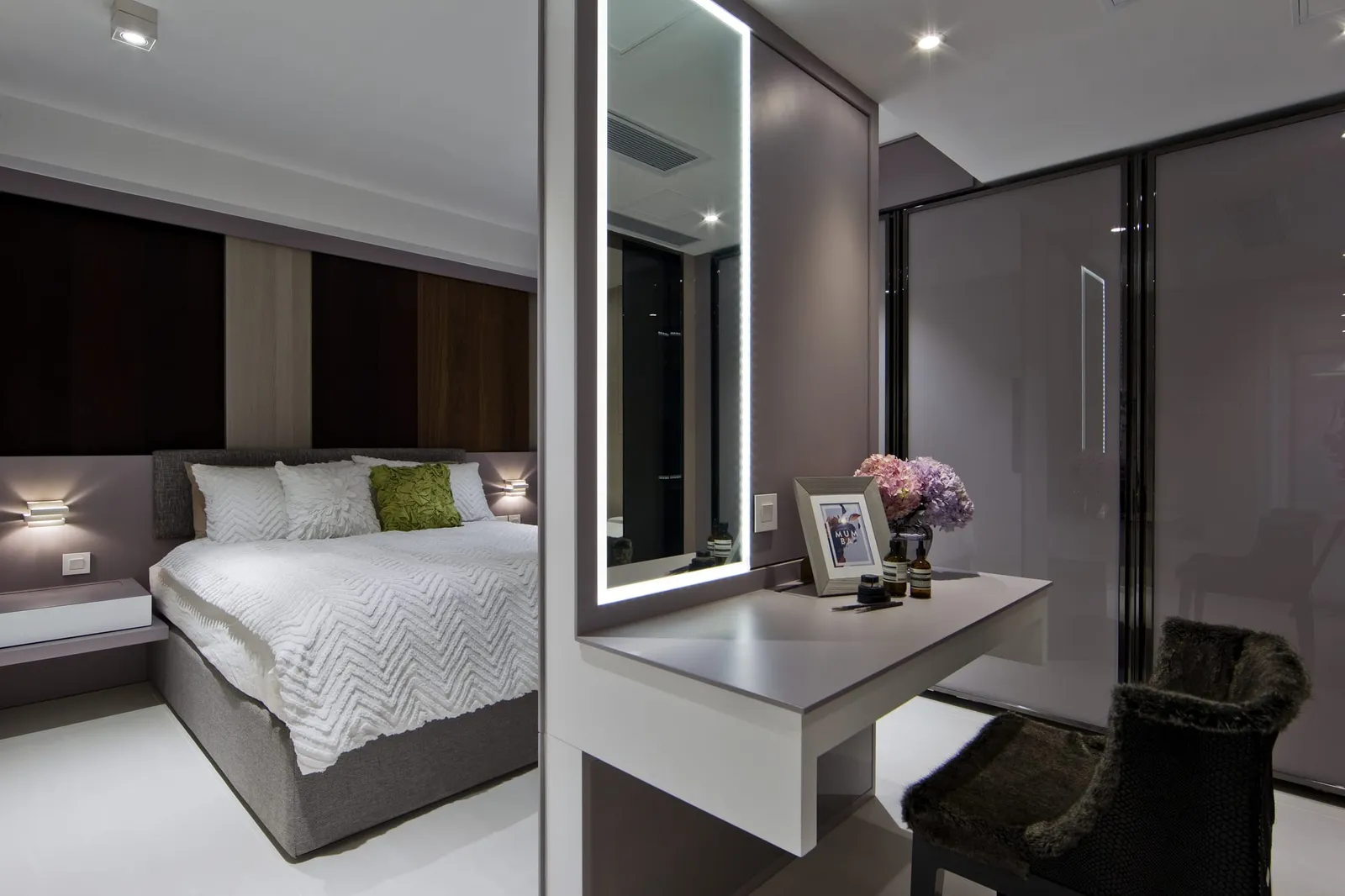A custom floor-to-ceiling wardrobe fitted to a Hong Kong bedroom